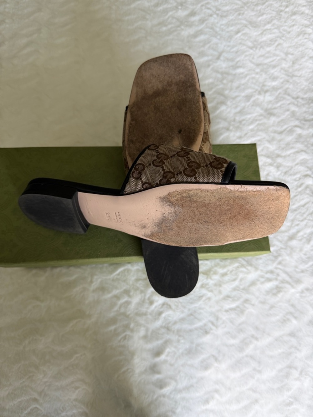 Gucci GG Canvas Slide Sandals – Size 39.5 – With Box - Picture 5 of 9